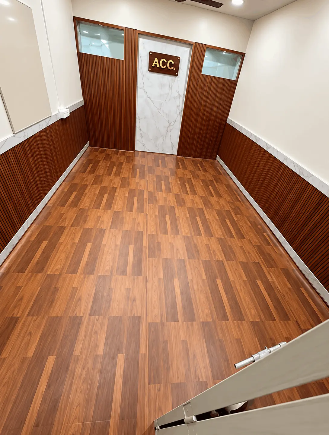 Vinyl Flooring - Carpet Pune Vinyl flooring Pune wood look planks in office